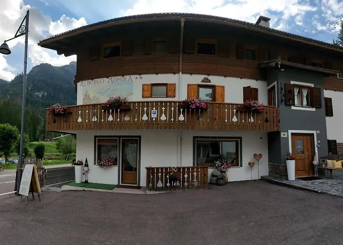 Bed and Breakfast Garni Monika Canazei